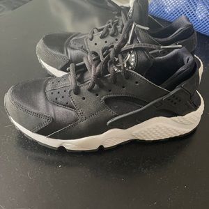 Nike huarache size women’s 6.5